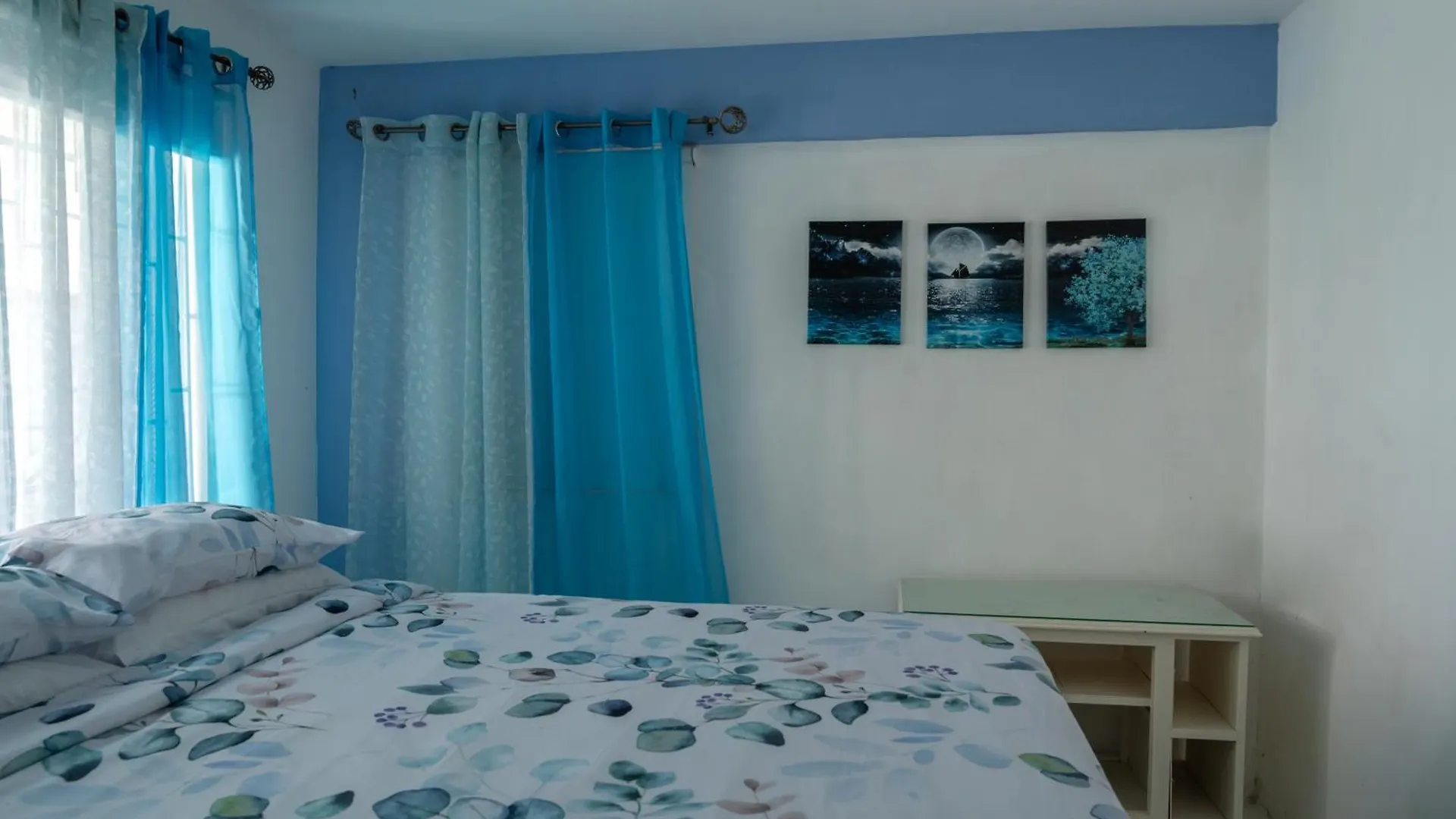 מונטגו ביי The Carhampton Villa בית הארחה
